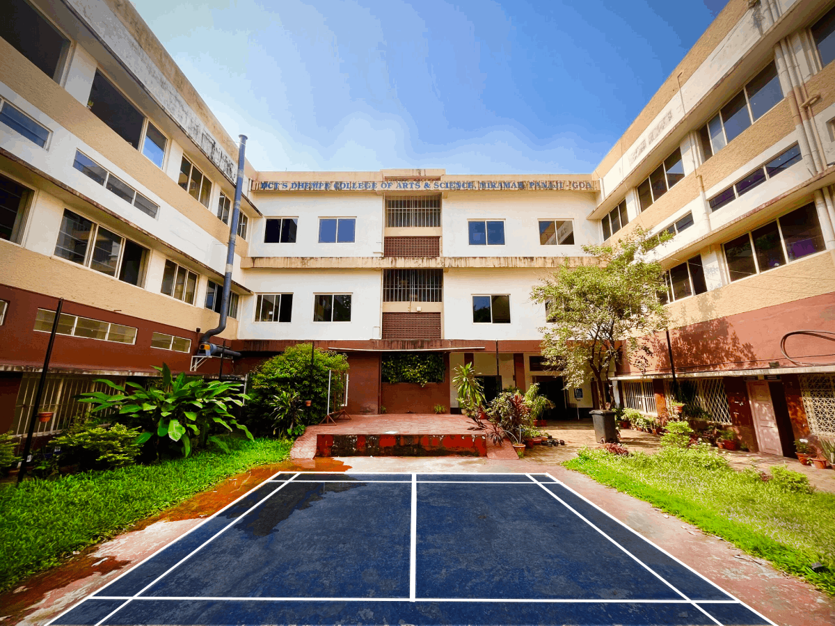 Dhempe college court